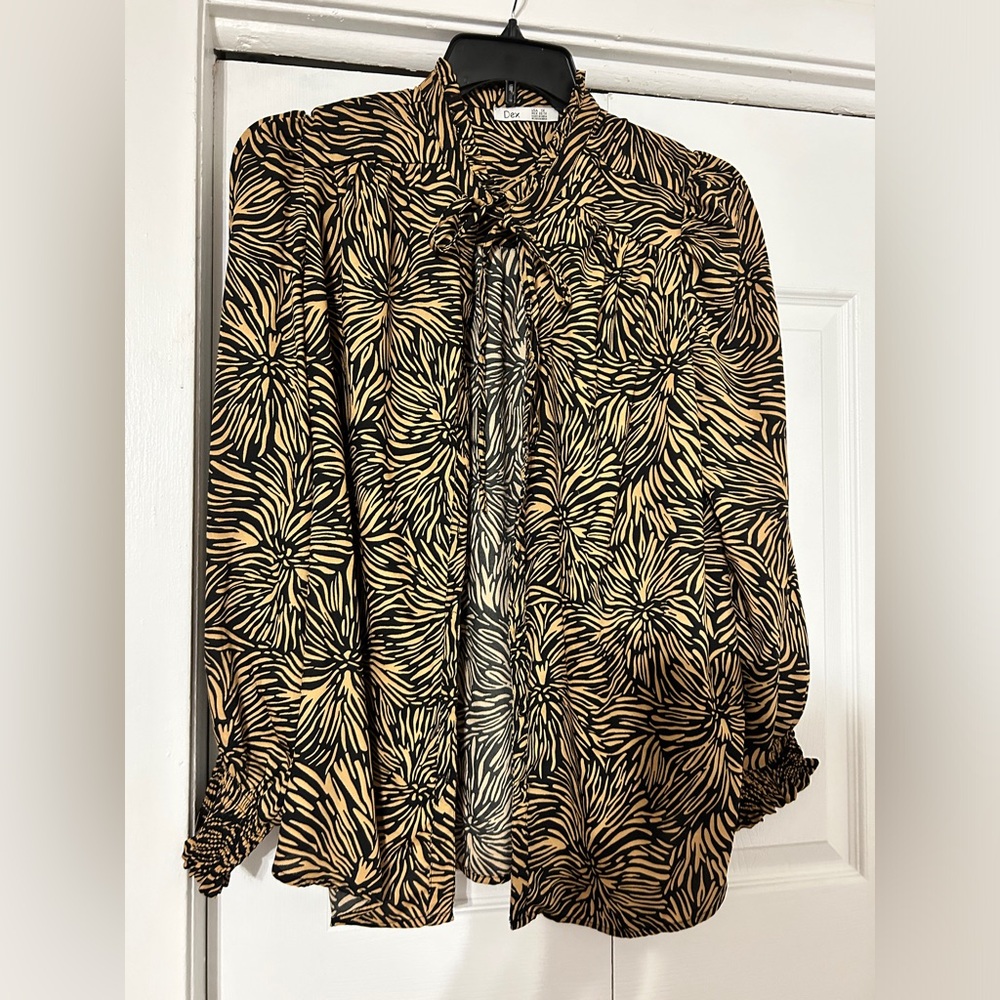 DEX NWOT blouse